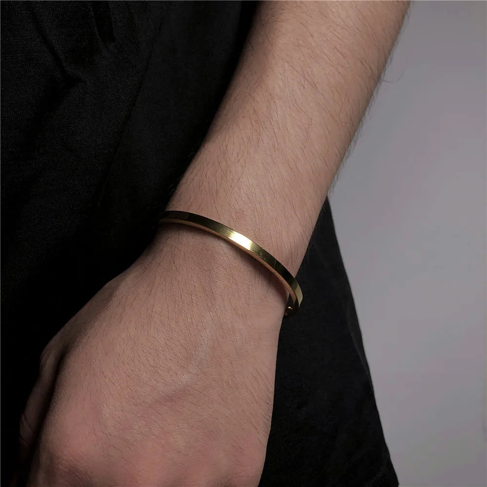 Minimalist Elegance Bangle